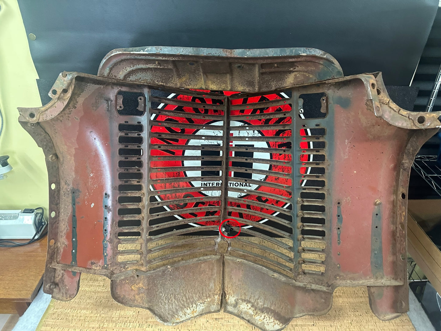 OEM IH KB Series 1-5 Front Grille - SFJJ2T0180