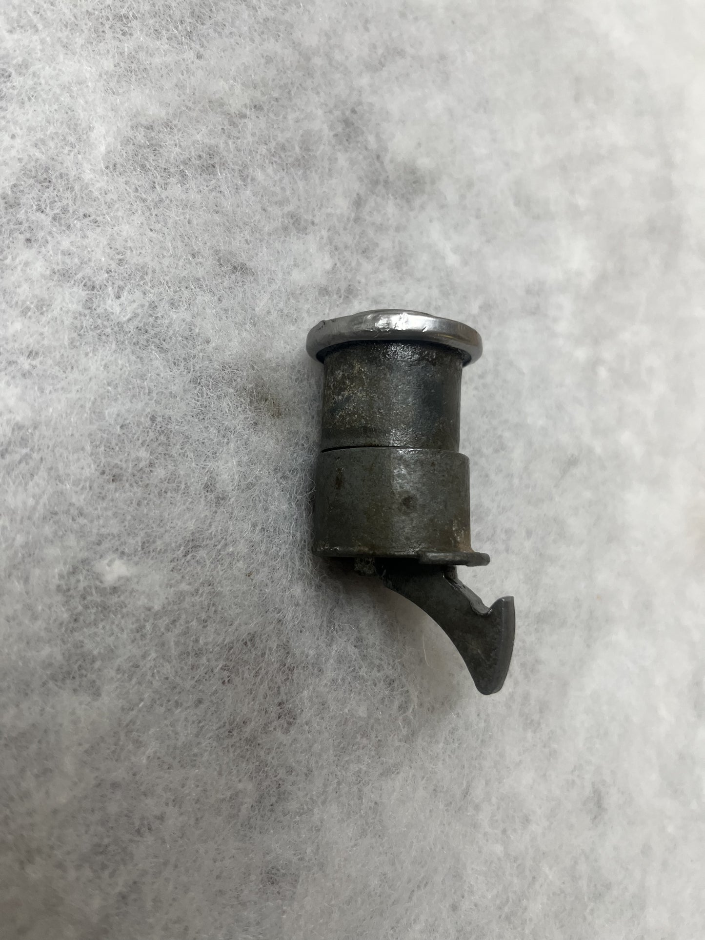 IH OEM L, R & S Series Glovebox Latch. (Used) - SFJJ2T0101