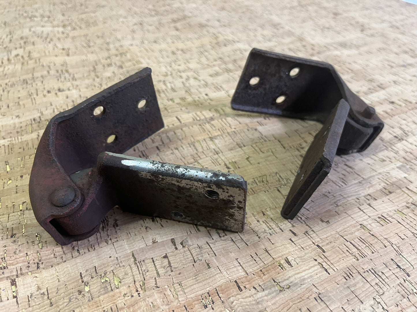 OEM IH KB 1-5 Door Hinge Set - SFJJ2T0033A / SFJJ2T0033B