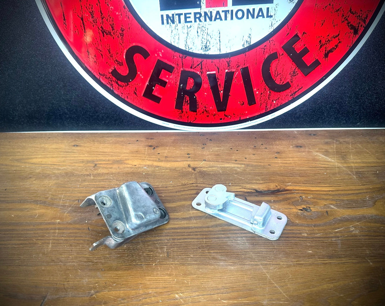 OEM IH S Series Door Latch and Striker Set - (Driver's Side) SFJJ2T0268