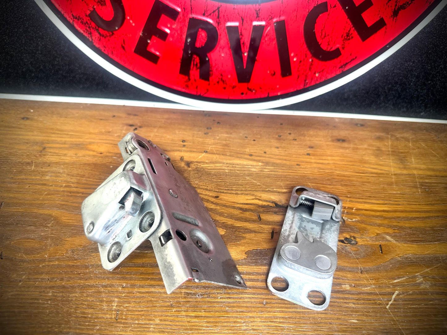 OEM IH L/R Series Latch and Striker Set - (Driver's Side) - SFJJ2T0120