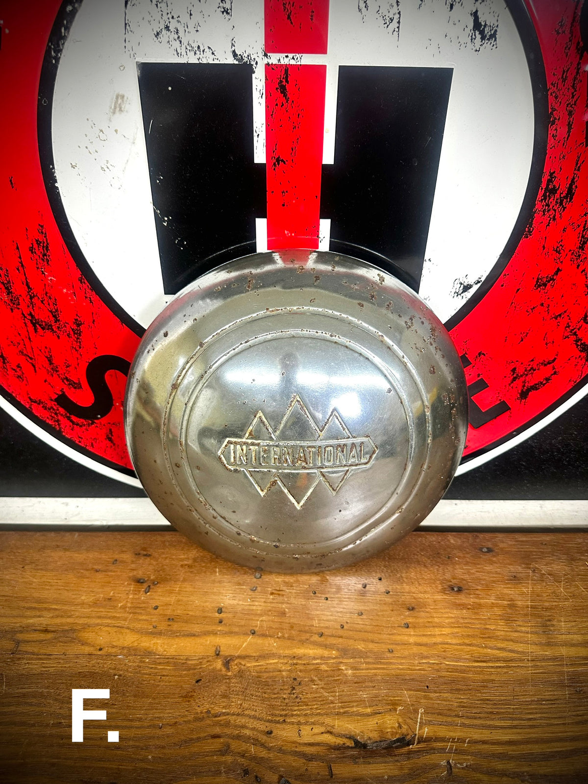 OEM IH L Series Hubcaps. (SILVER DIAMOND LOGO) 1/2 Ton  - SFJJ2T0095A - SFJJ2T0095E