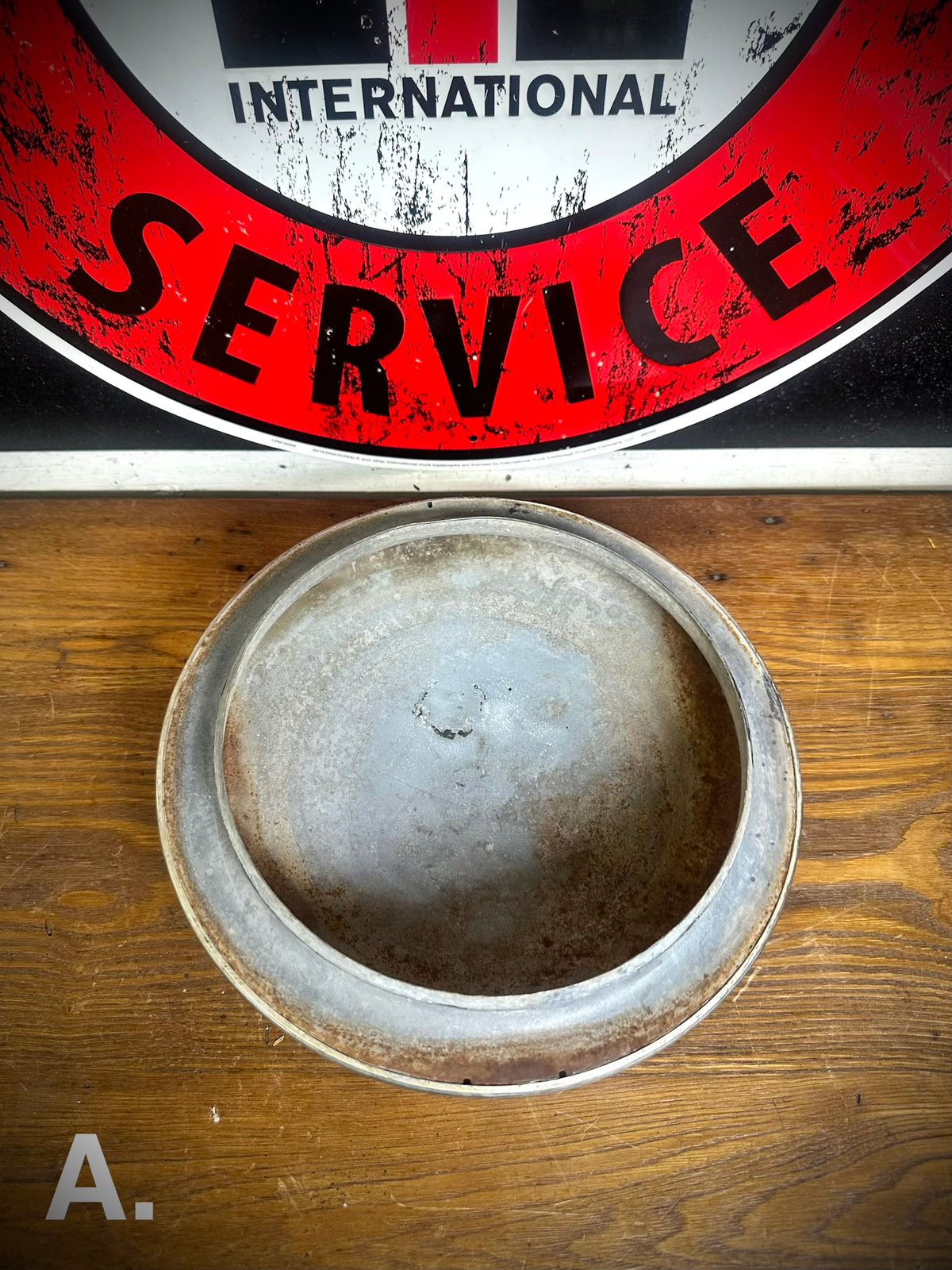 OEM IH L Series Hubcaps. (SILVER DIAMOND LOGO) 1/2 Ton  - SFJJ2T0095A - SFJJ2T0095E