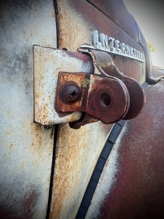 OEM IH L/R/S Cab Hinge Mirror Mounting Bracket - SFJJ2T0189