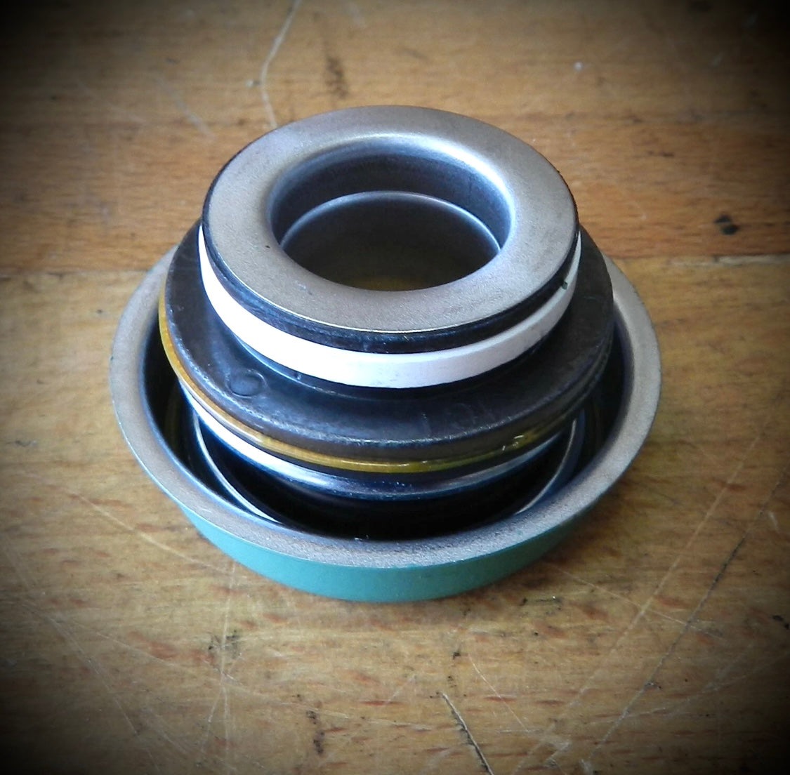 Replacement Water Pump Seal for IH 6 Cylinder - SD220-BD264 - SFJJ2T0244