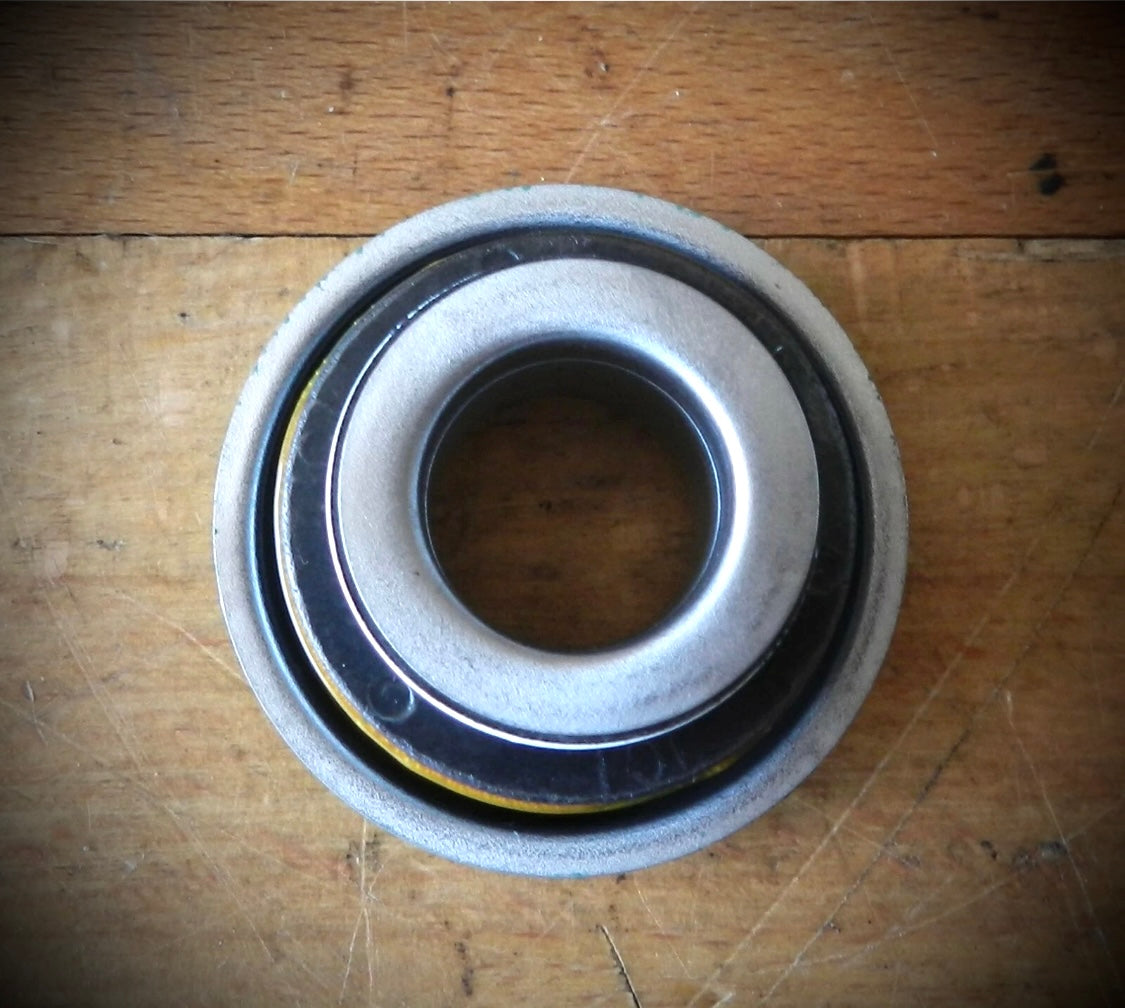 Replacement Water Pump Seal for IH 6 Cylinder - SD220-BD264 - SFJJ2T0244